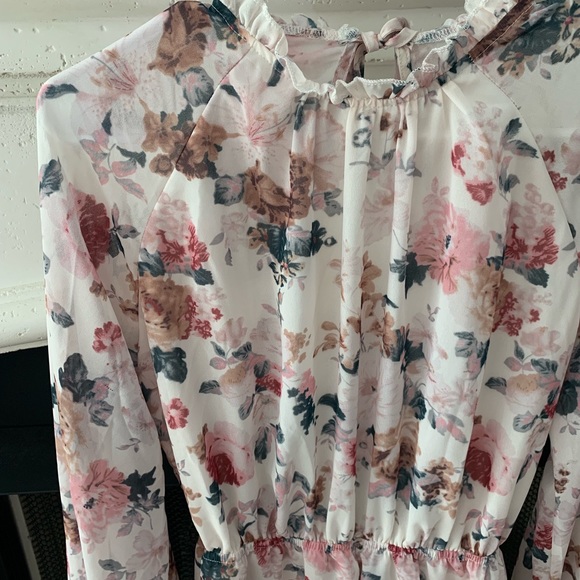 NWOT Floral Open Back Romper - Picture 6 of 8